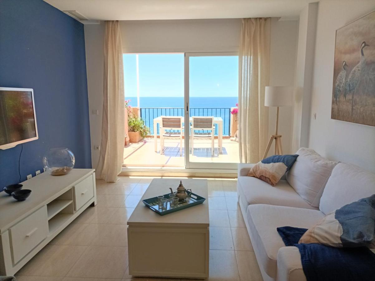 Carvajal Beach Seaview Apartment เบนัลมาเดนา ภายนอก รูปภาพ