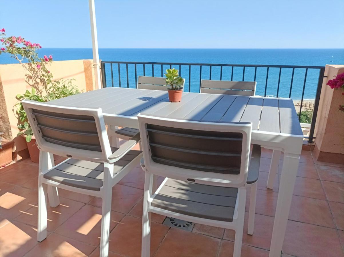 Carvajal Beach Seaview Apartment เบนัลมาเดนา ภายนอก รูปภาพ