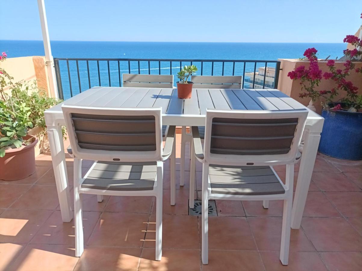 Carvajal Beach Seaview Apartment เบนัลมาเดนา ภายนอก รูปภาพ