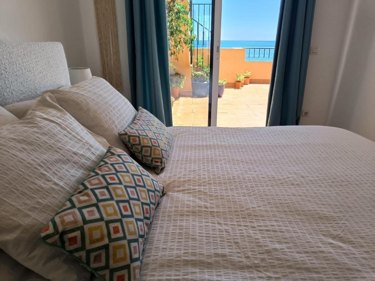 Carvajal Beach Seaview Apartment เบนัลมาเดนา ภายนอก รูปภาพ