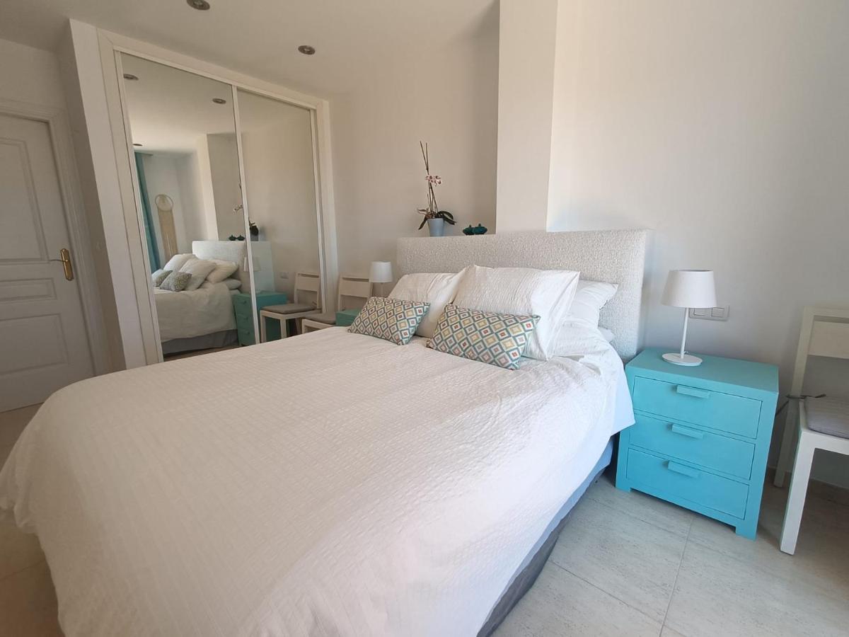 Carvajal Beach Seaview Apartment เบนัลมาเดนา ภายนอก รูปภาพ