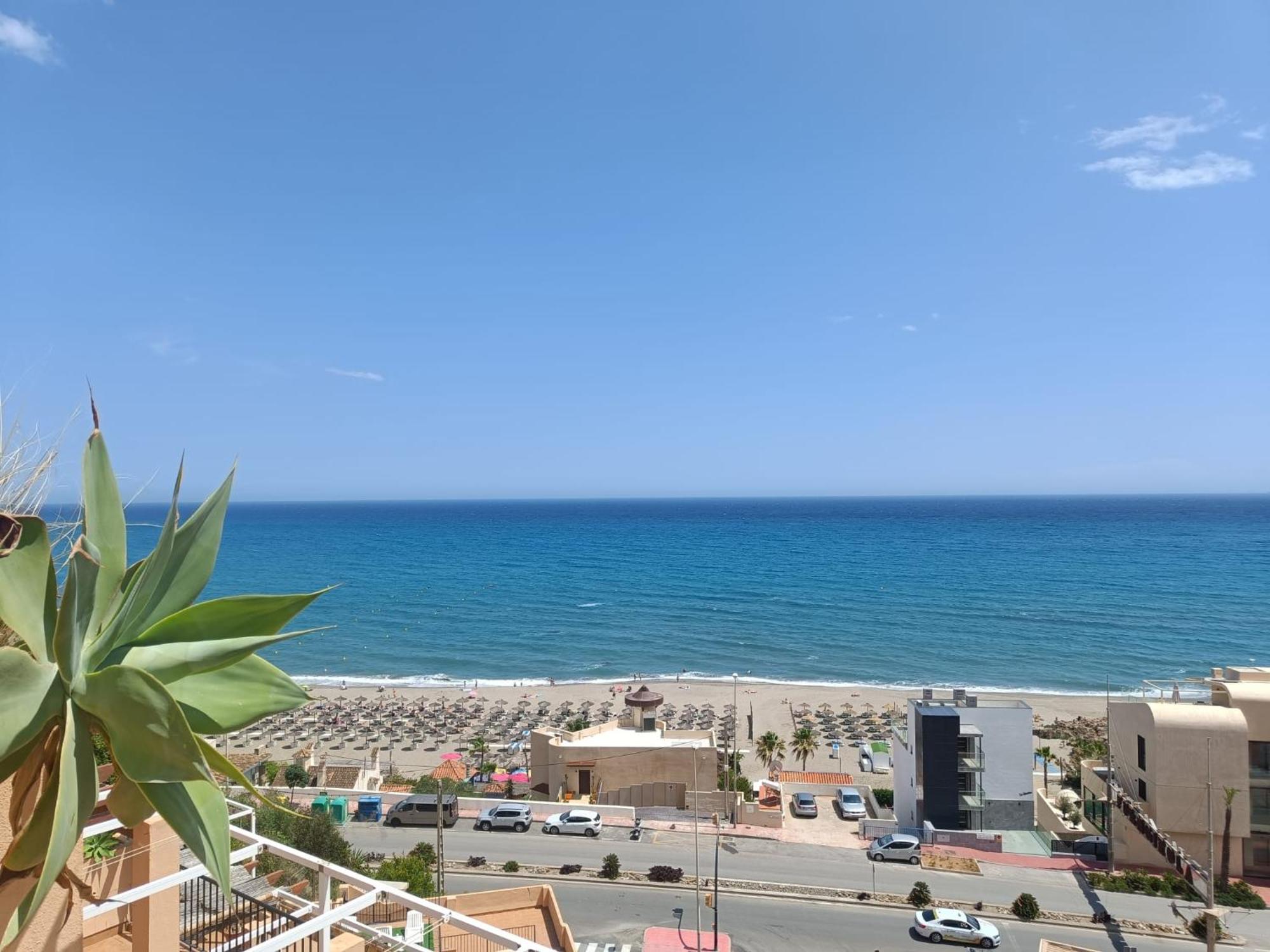 Carvajal Beach Seaview Apartment เบนัลมาเดนา ภายนอก รูปภาพ