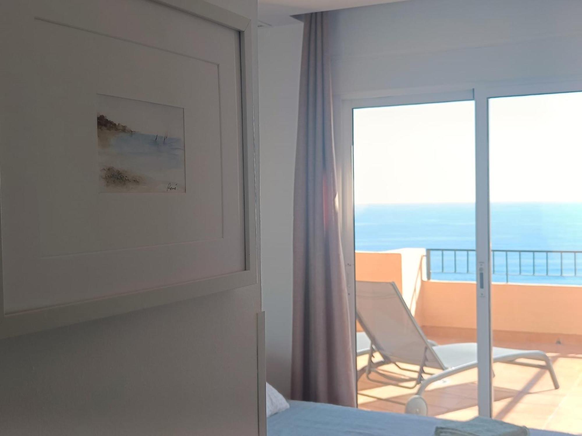 Carvajal Beach Seaview Apartment เบนัลมาเดนา ภายนอก รูปภาพ