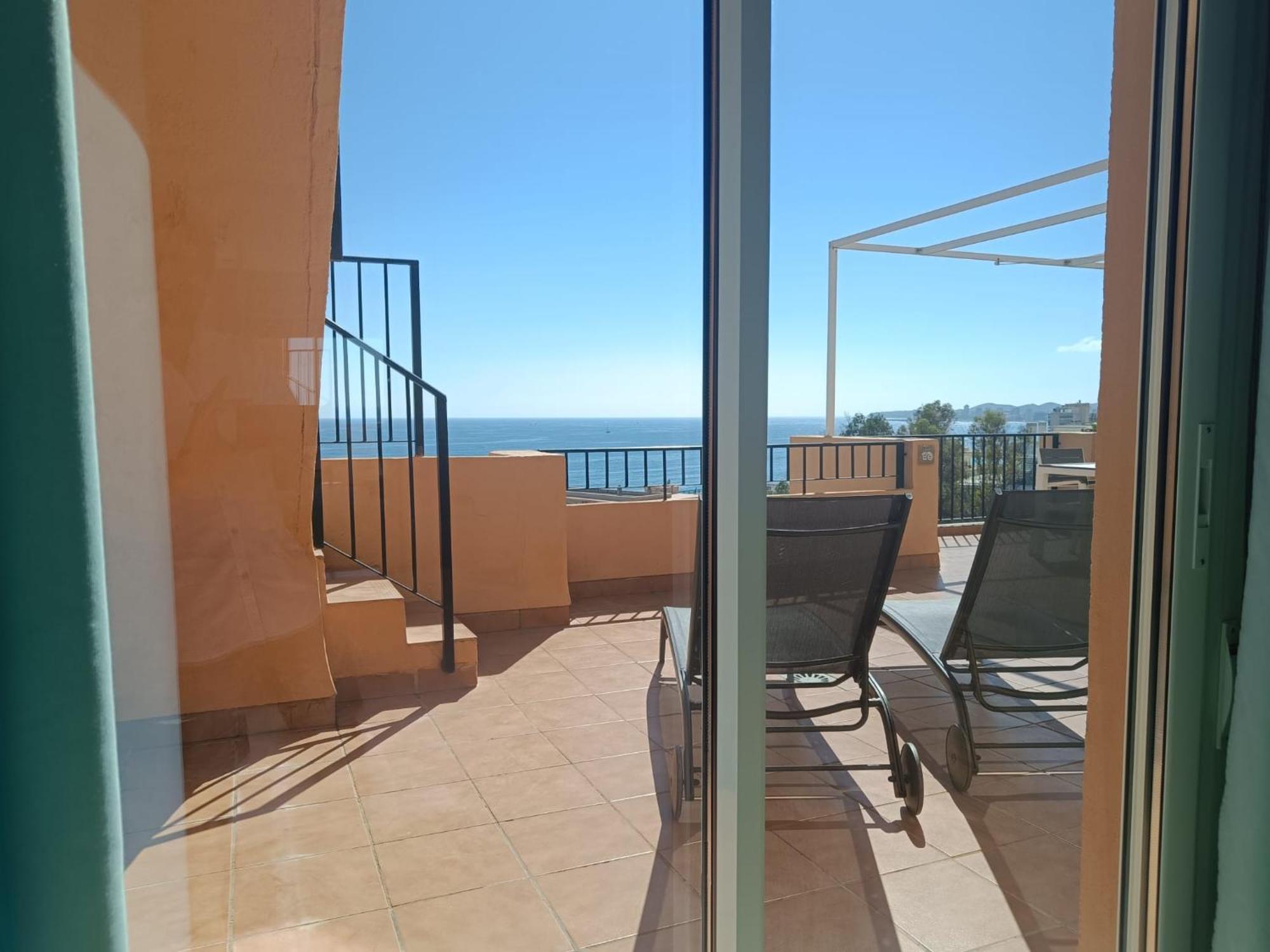 Carvajal Beach Seaview Apartment เบนัลมาเดนา ภายนอก รูปภาพ