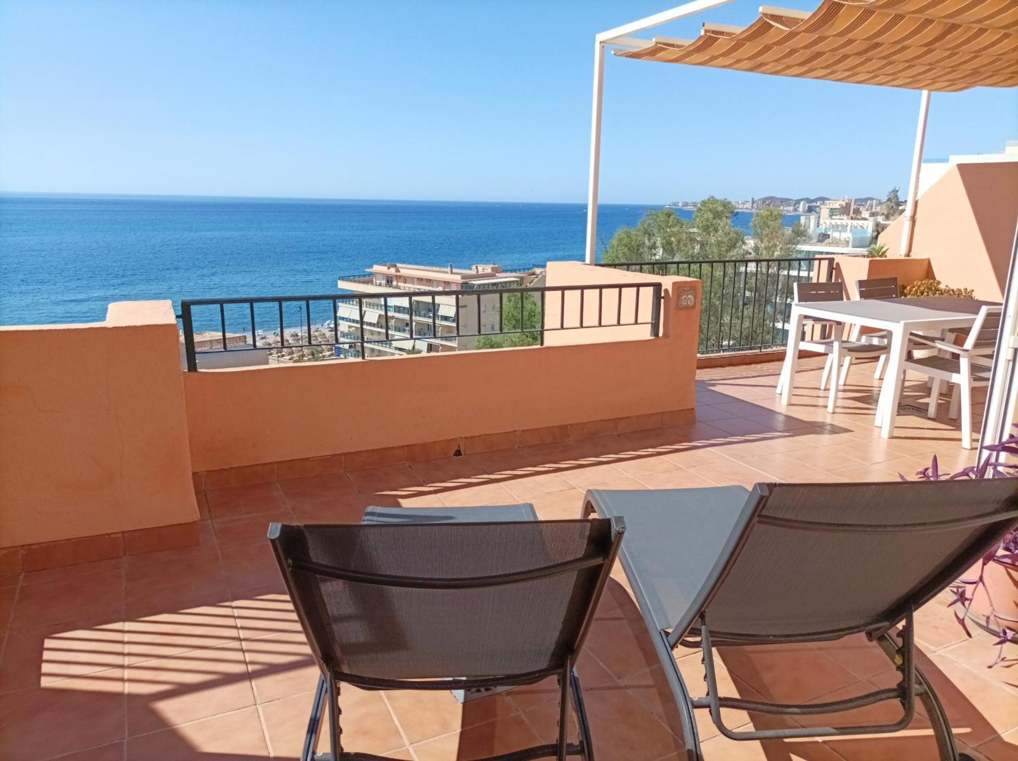 Carvajal Beach Seaview Apartment เบนัลมาเดนา ภายนอก รูปภาพ